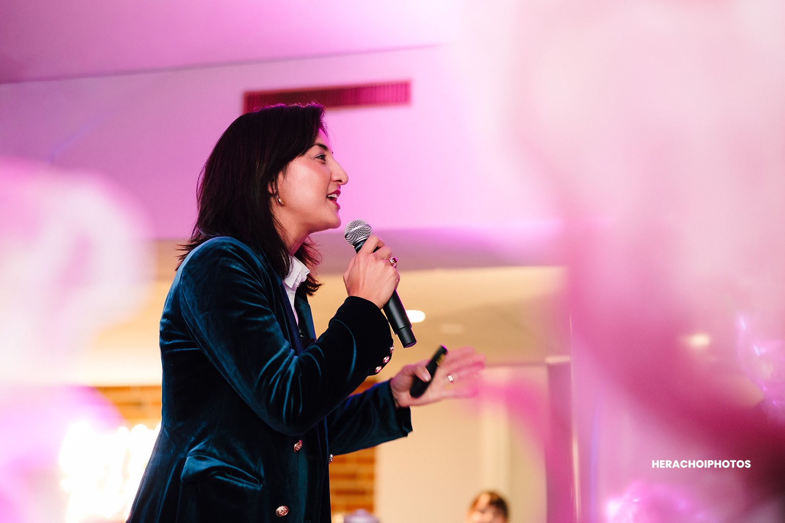 keynote-speaking-at-international-working-women-of-finland-gala